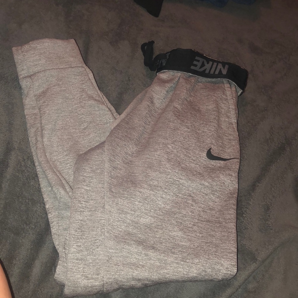 nike sweatpant joggers